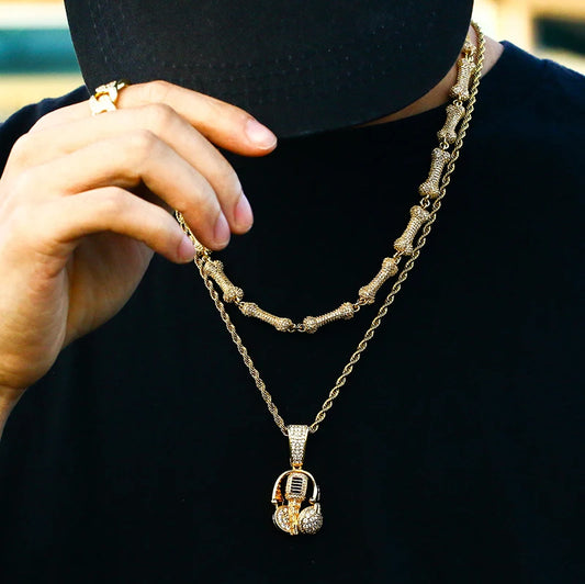 Iced Out Gold Plated Hip Hop Microphone Pendant Necklace for Music Lovers and Trendsetters